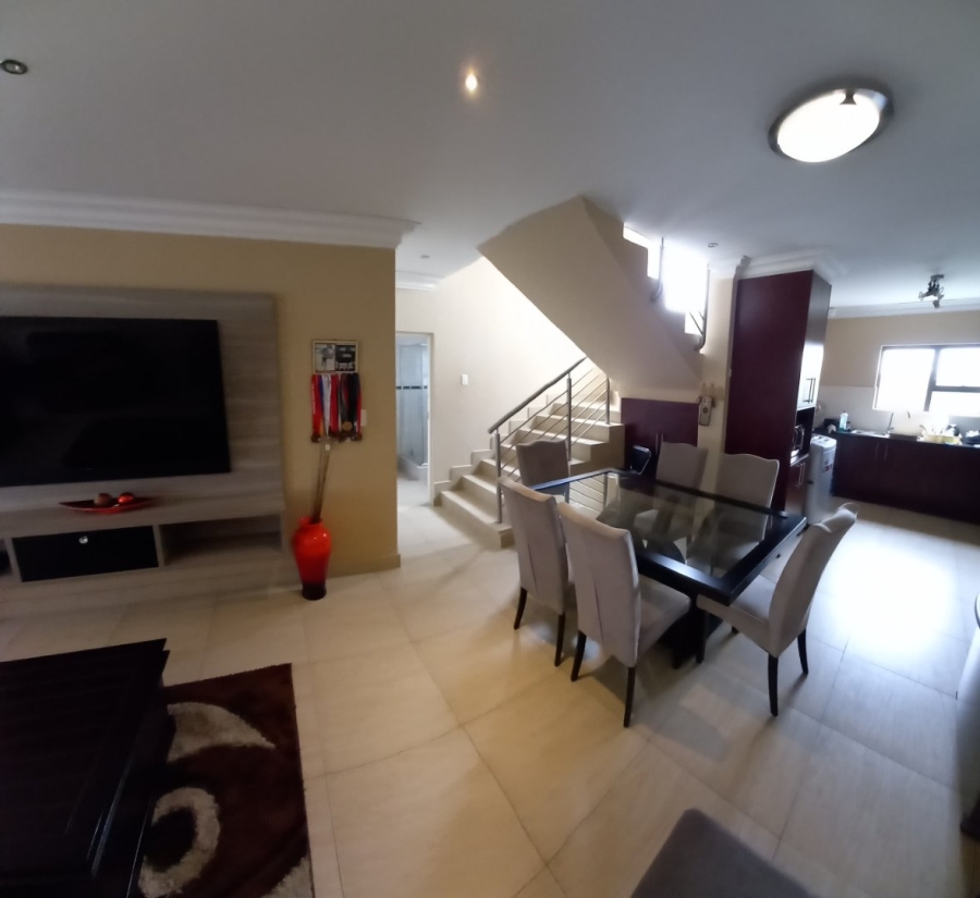 3 Bedroom Property for Sale in Hillside Free State